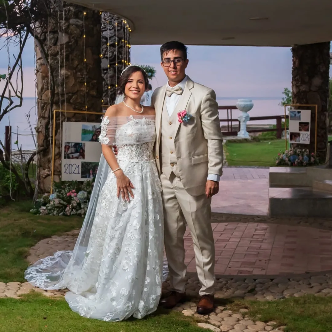Retrato de celebración en una celebración de boda.
