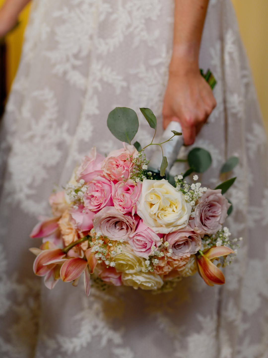Bouquet de novia en una celebración de boda.